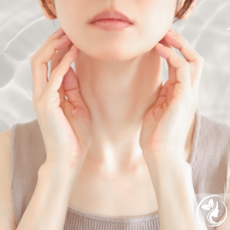 フェイスラインを気にする女性。無意識の食いしばりによる筋緊張や顔の歪み・エラ張りを整える足立区梅島AloHaの小顔矯正